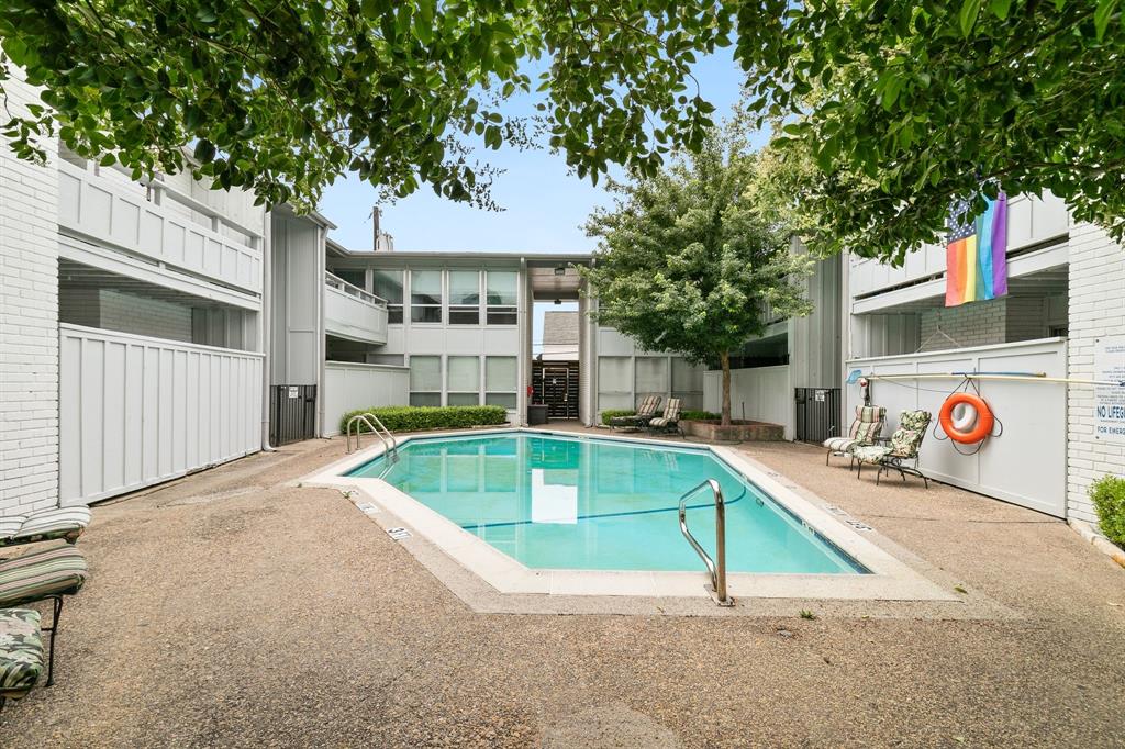 Los Nogales Condo - Residential