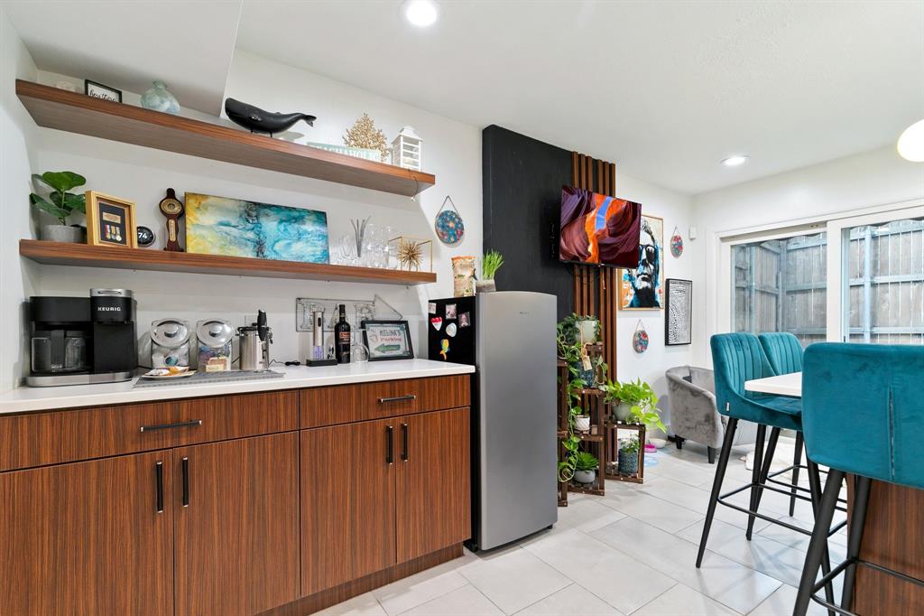 Los Nogales Condo - Residential