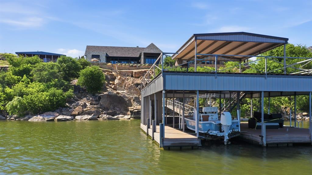 5405 Edgewater Drive
