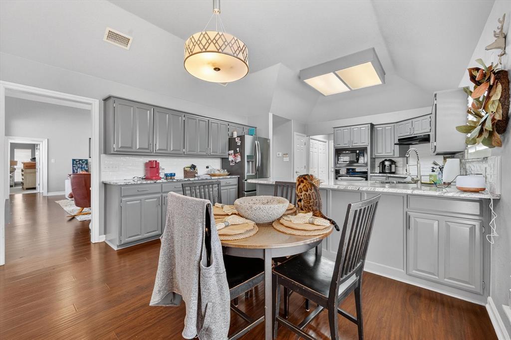 Tiverton Oaks Estates - Residential