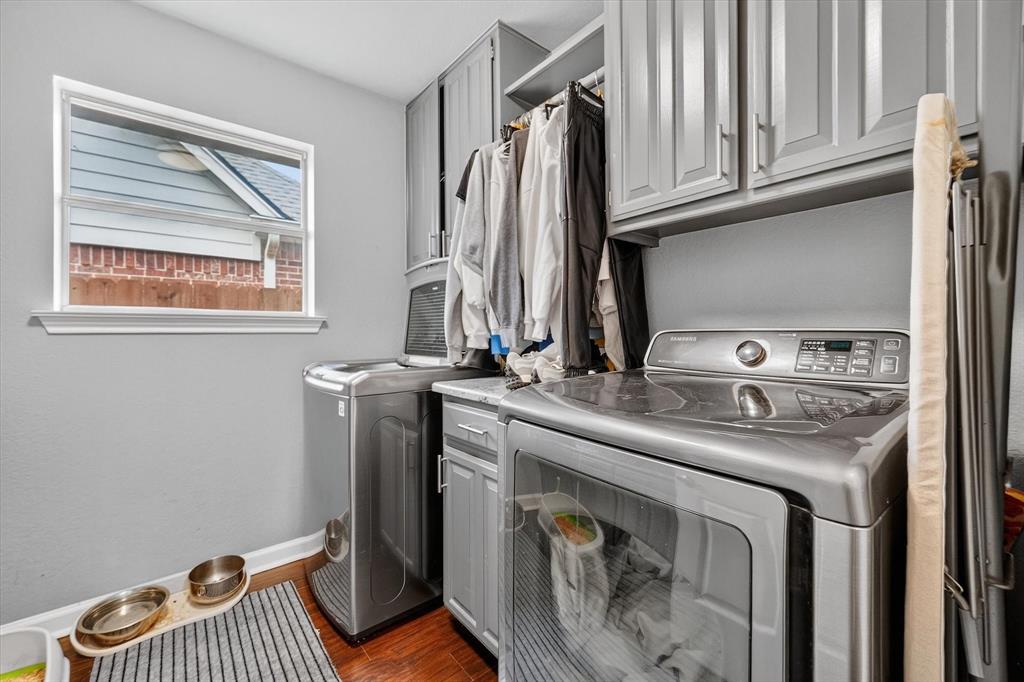 Tiverton Oaks Estates - Residential