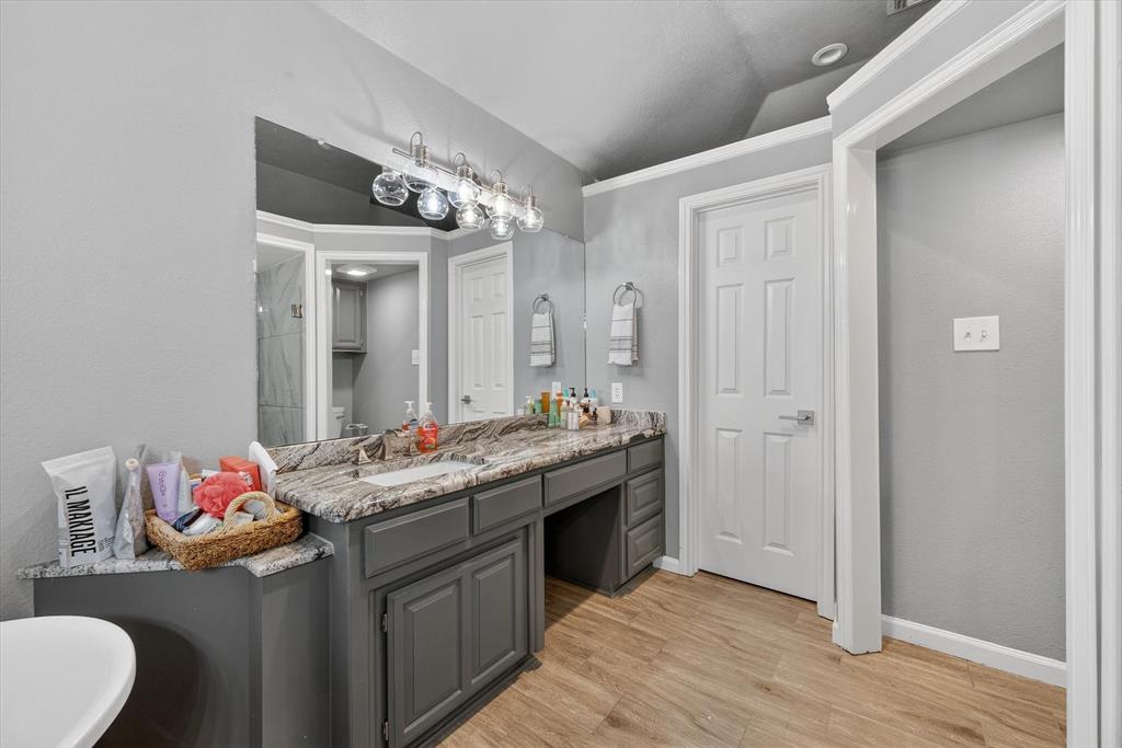 Tiverton Oaks Estates - Residential