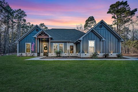 A home in Lindale