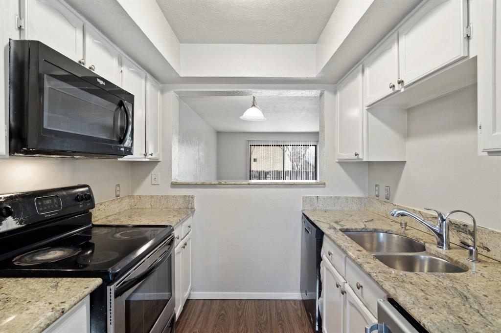 Country Club Place At Las Colinas - Residential