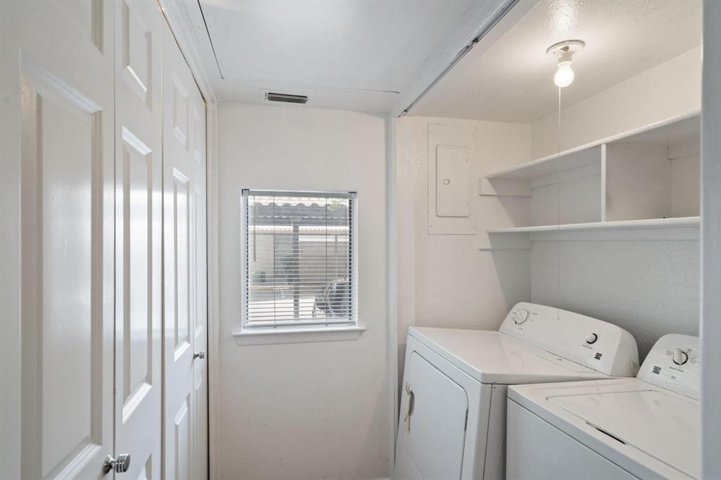 Country Club Place At Las Colinas - Residential