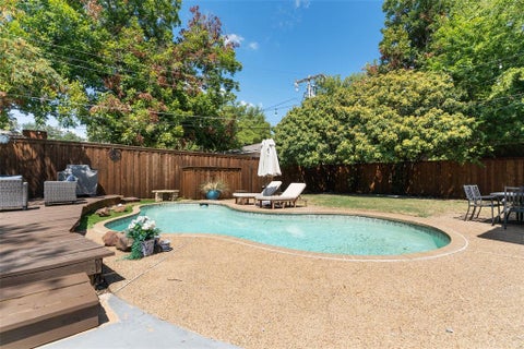 Tiny photo for 6759 E Mockingbird Lane, Dallas, TX 75214 (MLS # 21396484)