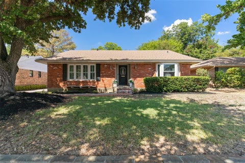 Photo of 6759 E Mockingbird Lane, Dallas, TX 75214 (MLS # 21396484)