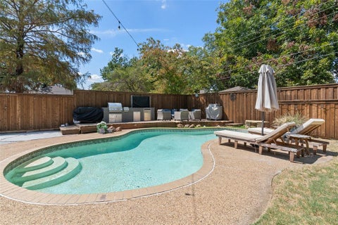 Tiny photo for 6759 E Mockingbird Lane, Dallas, TX 75214 (MLS # 21396484)