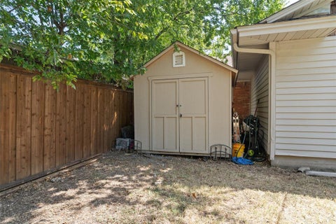 Tiny photo for 6759 E Mockingbird Lane, Dallas, TX 75214 (MLS # 21396484)