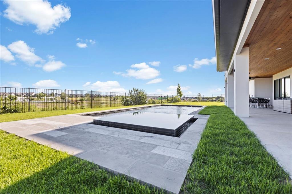 13616 Nouvelle Circle