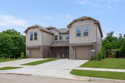 400-402 Trailhead Lane Denton TX 76205