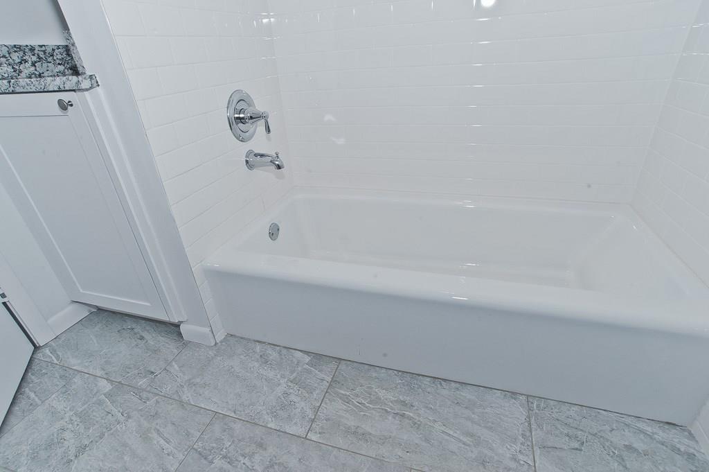 DANIELS L O JR - Residential Lease