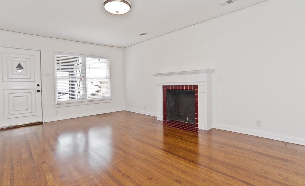 DANIELS L O JR - Residential Lease