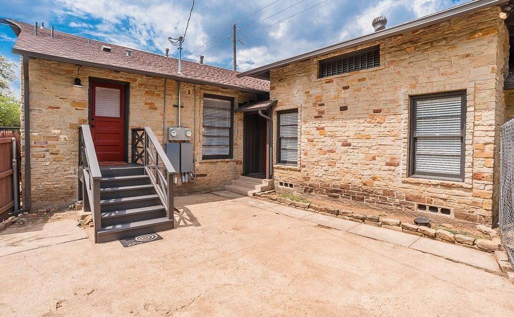 DANIELS L O JR - Residential Lease