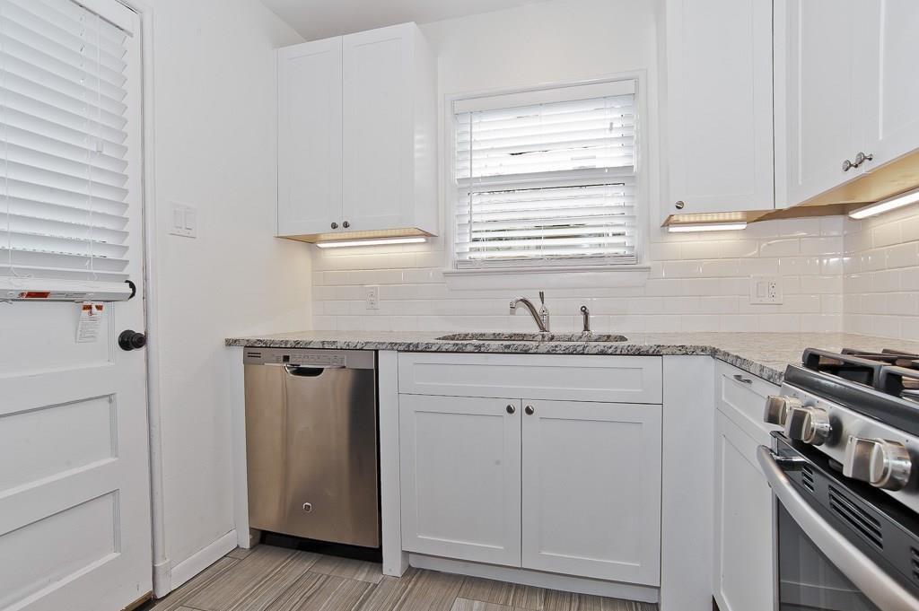 DANIELS L O JR - Residential Lease