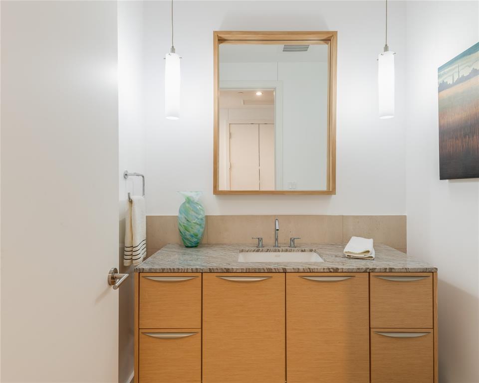 2900 McKinnon Street 1503