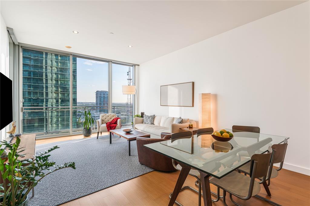 2900 McKinnon Street 1503