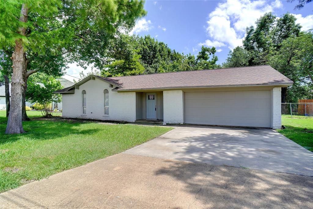 Photo of 115 Linda Lane, Heath, TX 75032 (MLS # 20752296)