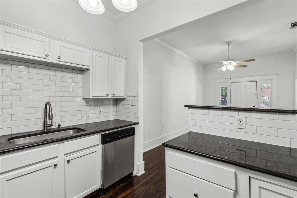 Dallas Land & Loan Companys 3 - Residential Lease