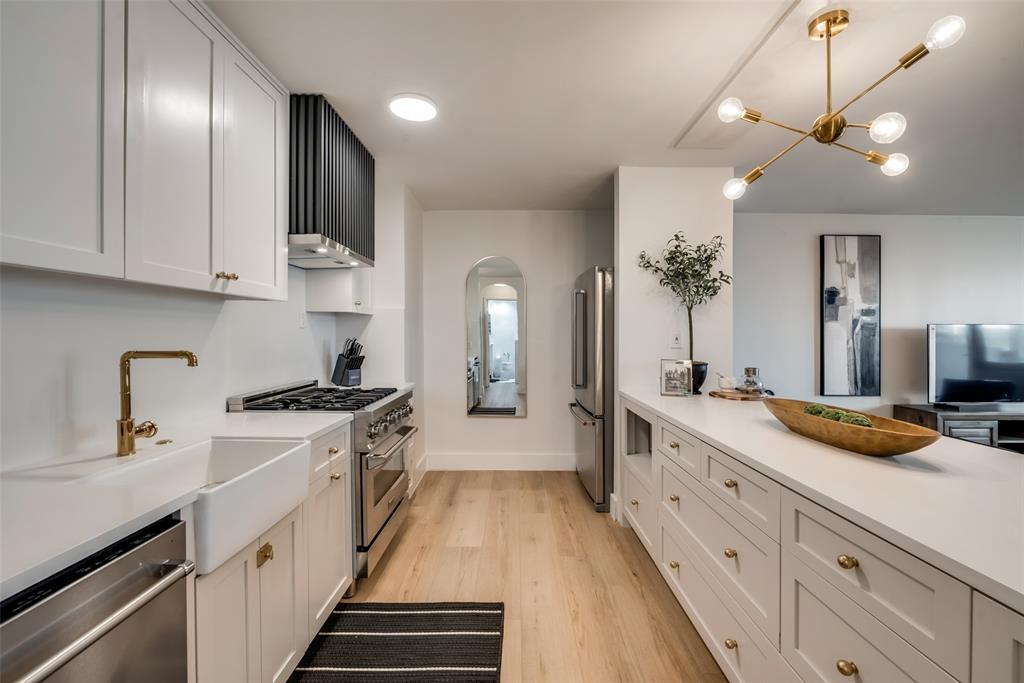 Twenty-One Turtle Creek Condos - Residential Lease