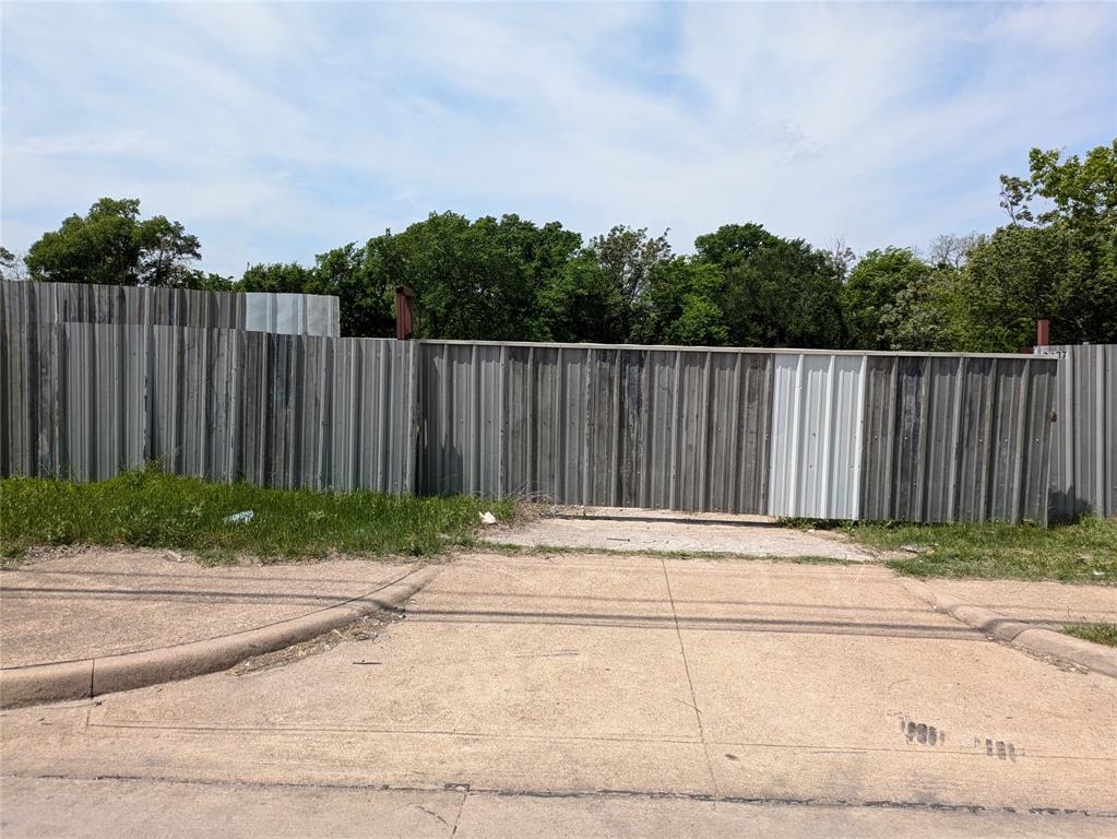 2421 Cedar Crest Boulevard
