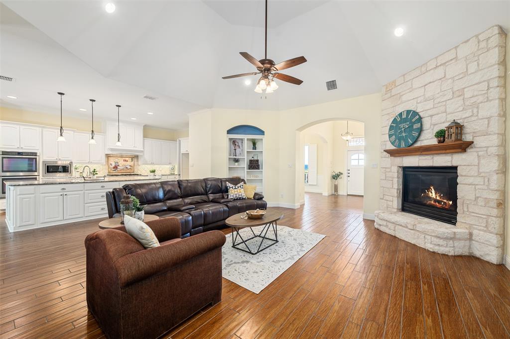 Bella Flora - Residential