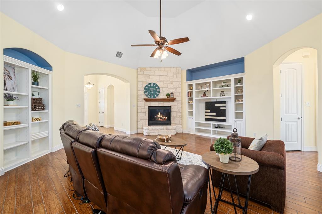 Bella Flora - Residential