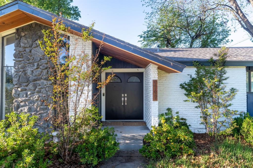 9797 Broken Bow Road