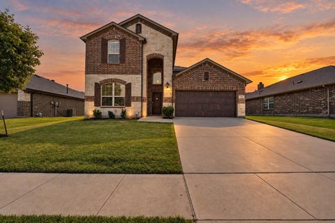 Photo of 1332 Foxglove Lane, Burleson, TX 76028 (MLS # 21402681)