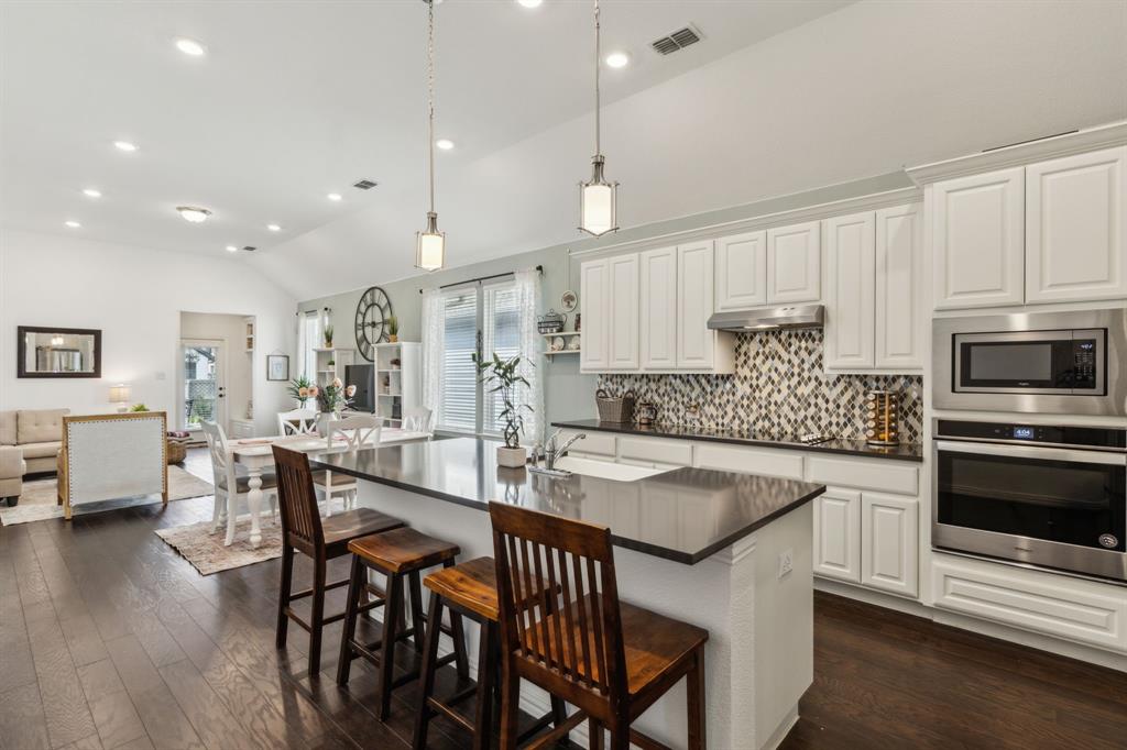 2516 Stella Lane