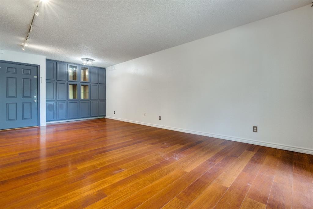 4851 Cedar Springs Road 292