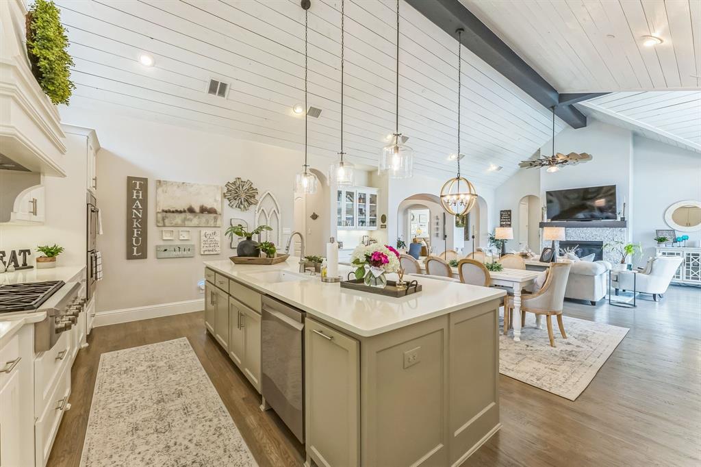 841 Ivy Glen Court