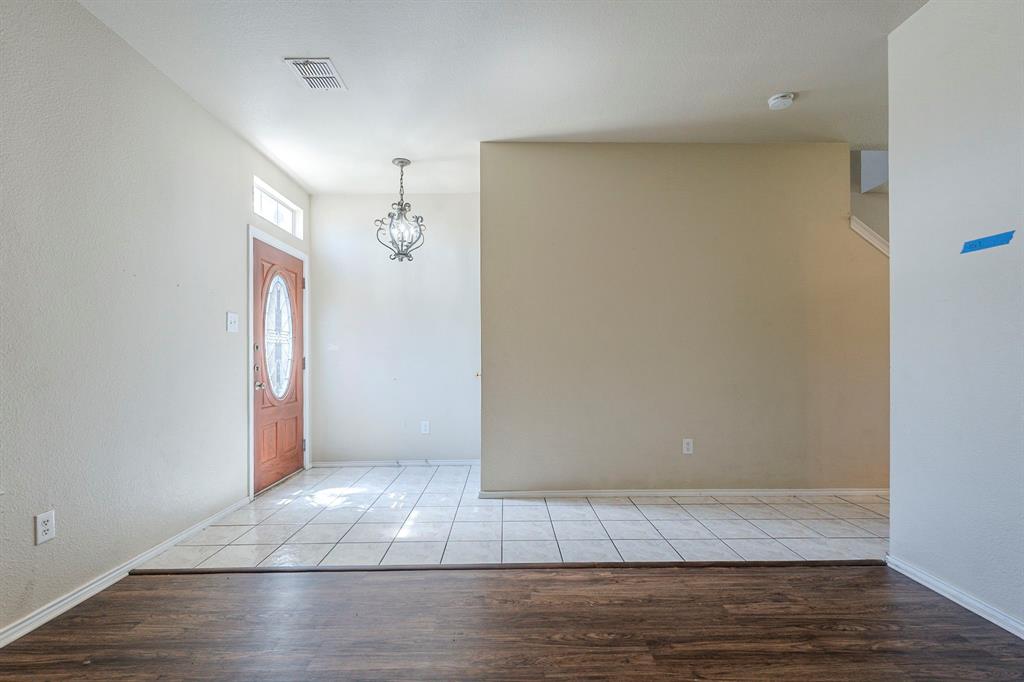 1112 Roundhouse Drive