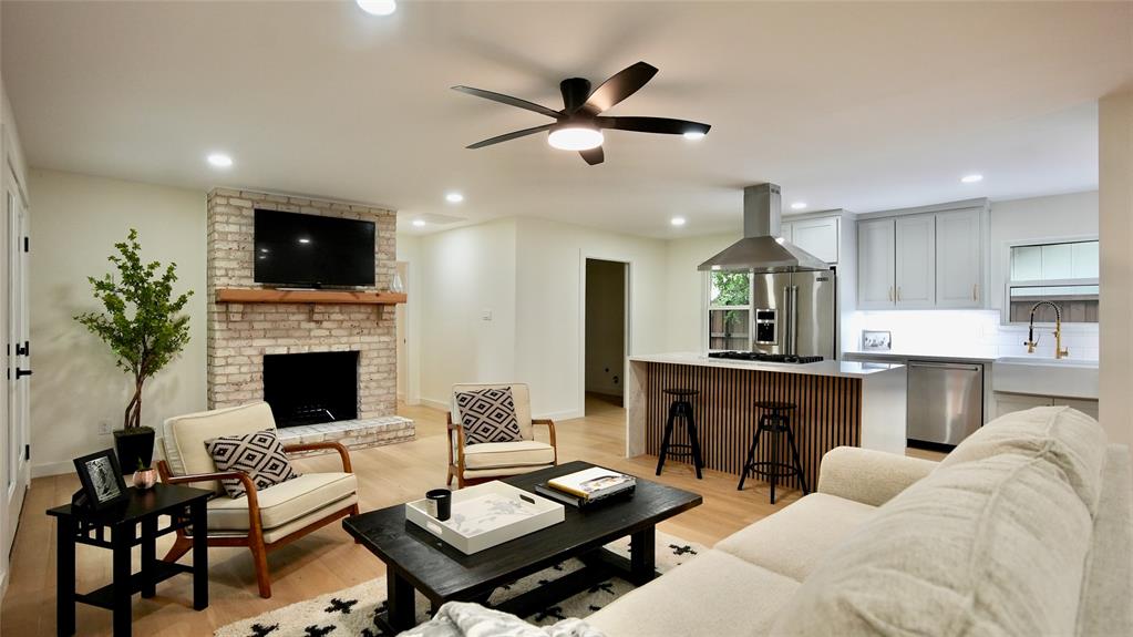 9920 Greenfield Drive