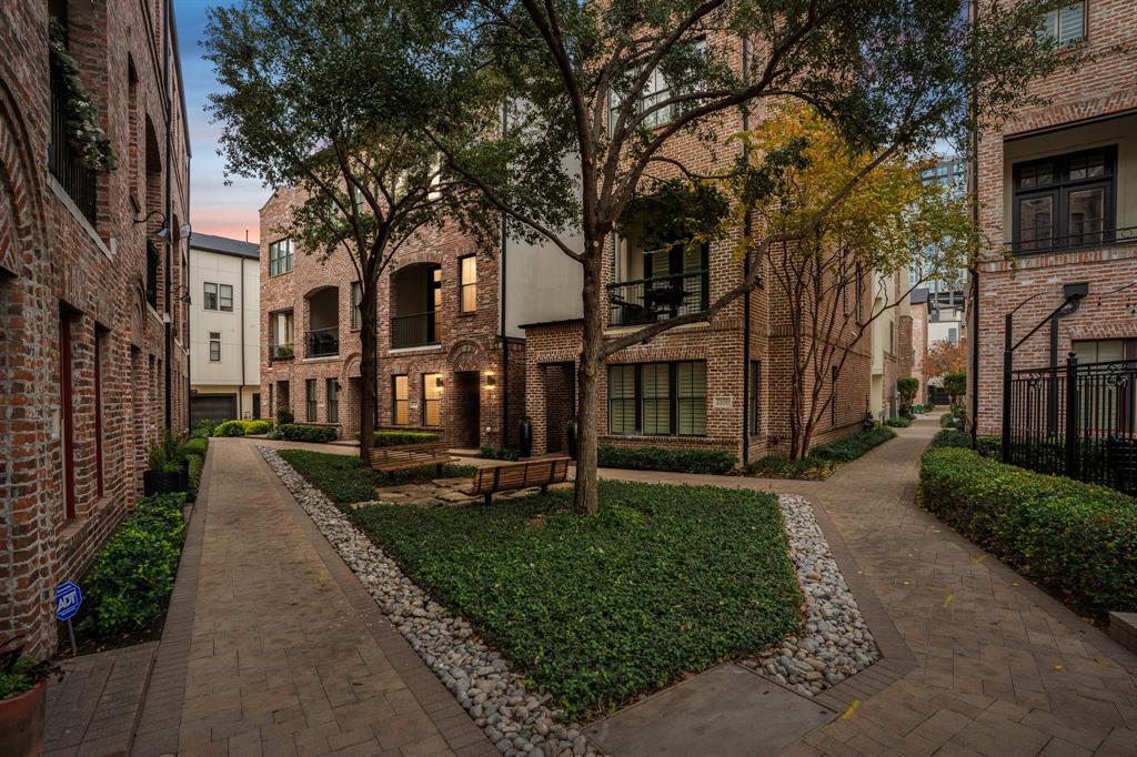 Intown Homes Farmers Market - Residential