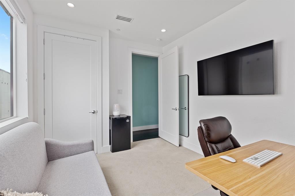 Rick & Hurts North Fitzhugh Ave - Residential Lease