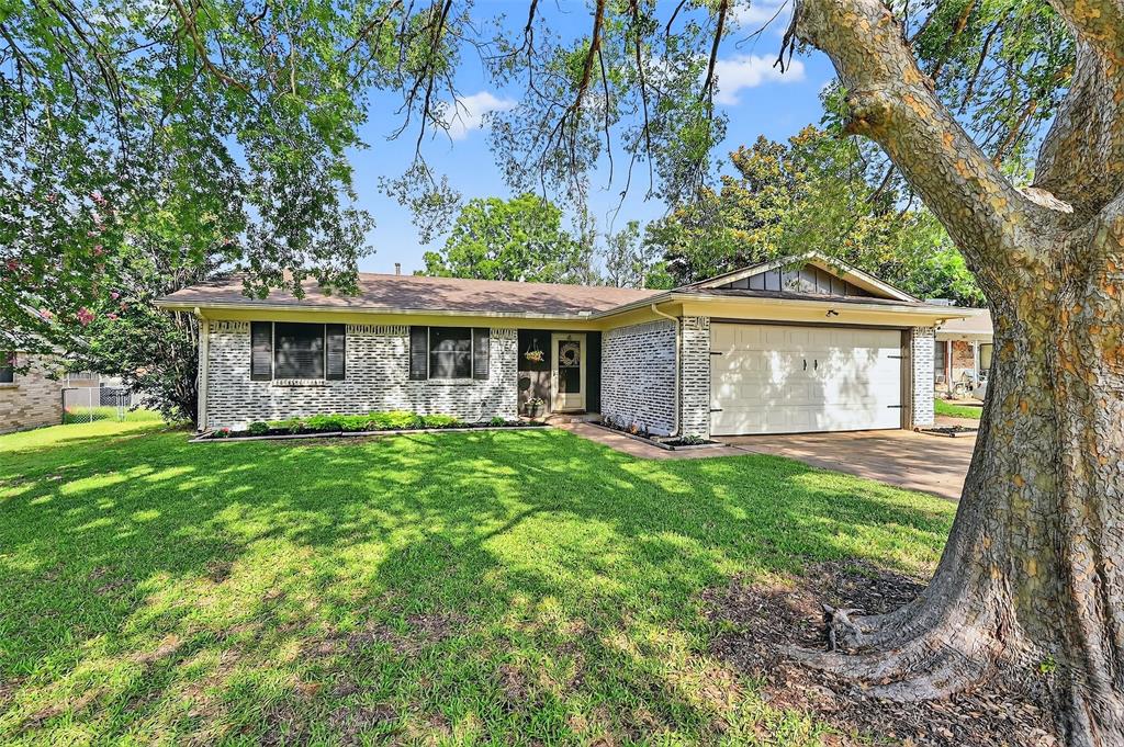 2619 Brookhollow Drive