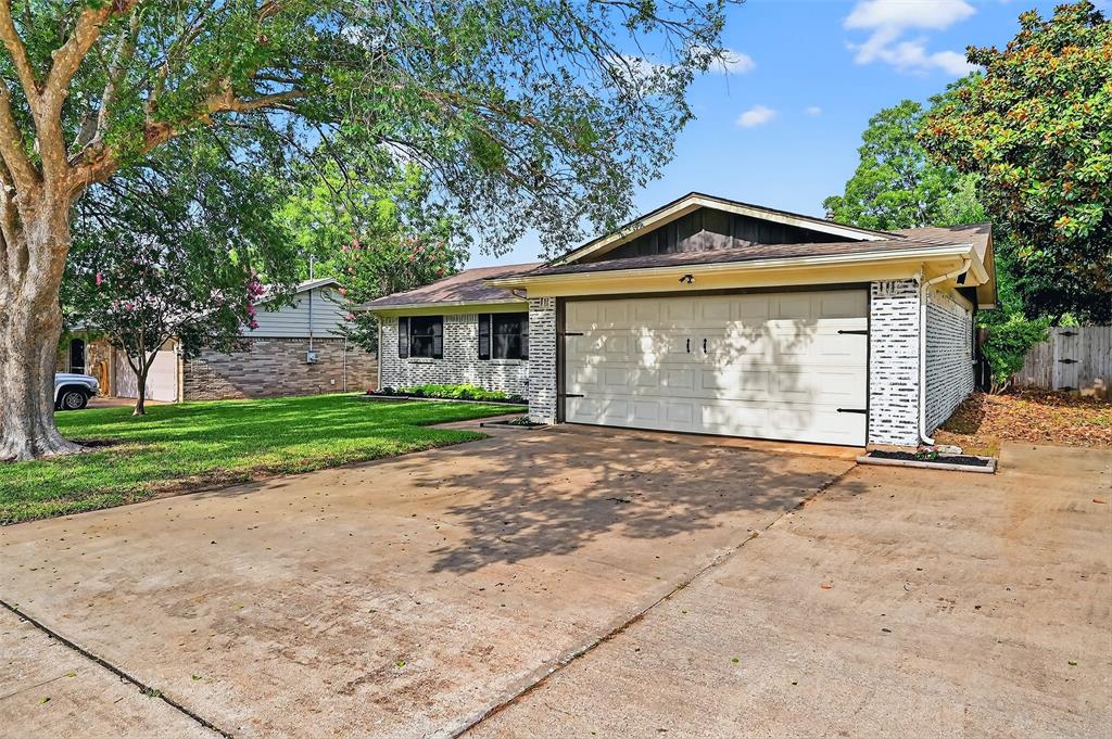 2619 Brookhollow Drive