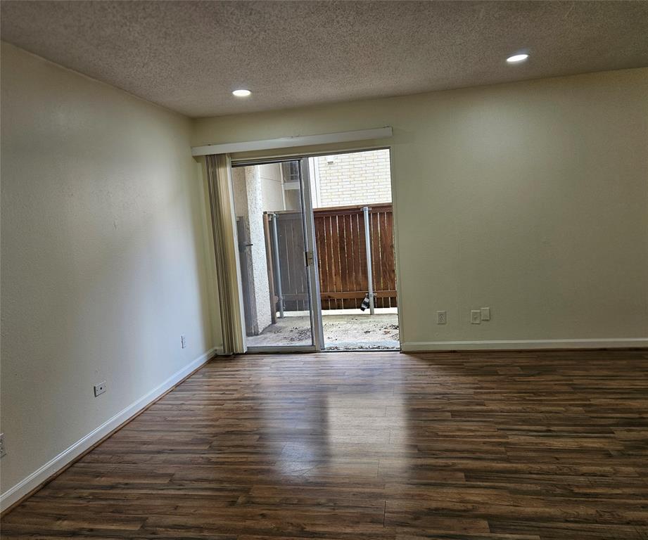 Las Colonitas Condo - Residential
