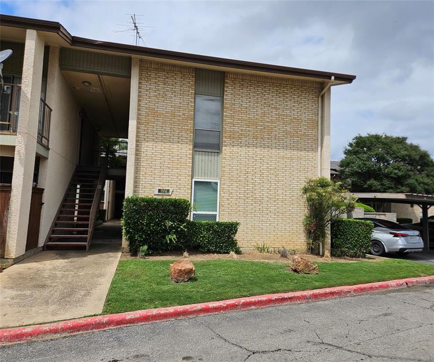 Location, location, location, just one block from I - 635, Dallas North Tollway, and parks nearby.
Charming first-floor condo, move-in ready, located in a peaceful and well-maintained North Dallas community. Recently painted, featuring laminate flooring in the living area, a ceiling fan, and updated lighting.  Spacious primary bedroom with a walk-in closet. A must-see