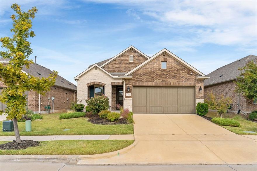 Charming 3-bed, 2-bath home for lease in the sought-after Light Farms Sweetwater community, zoned to top-rated Prosper ISD. Enjoy an open-concept layout with hardwood-style floors, a spacious kitchen with stainless appliances, and a cozy gas fireplace. The primary suite features a large walk-in closet and spa-like bath. HOA covers front yard mowing, while the backyard boasts elegant, low-maintenance synthetic turf. Community amenities include pools, fitness center, trails, parks, and more. Easy access to DNT, dining, and shopping!