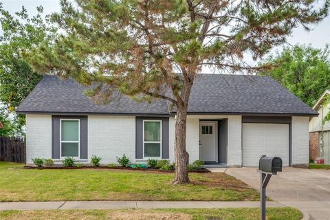 2417 Rock Haven Street Arlington TX 76018