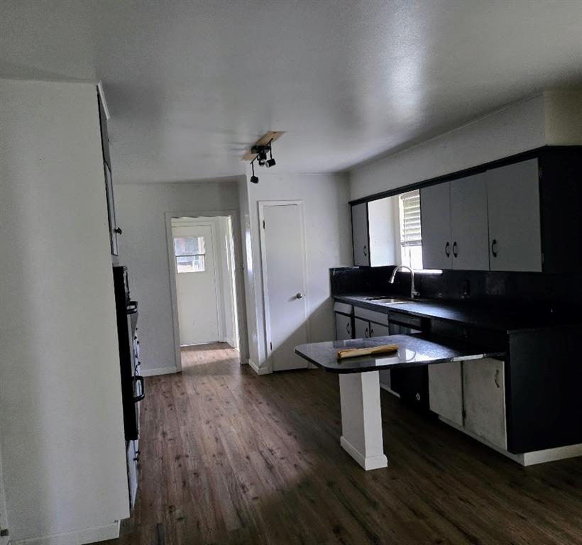 Varelaxi League Grant - Residential