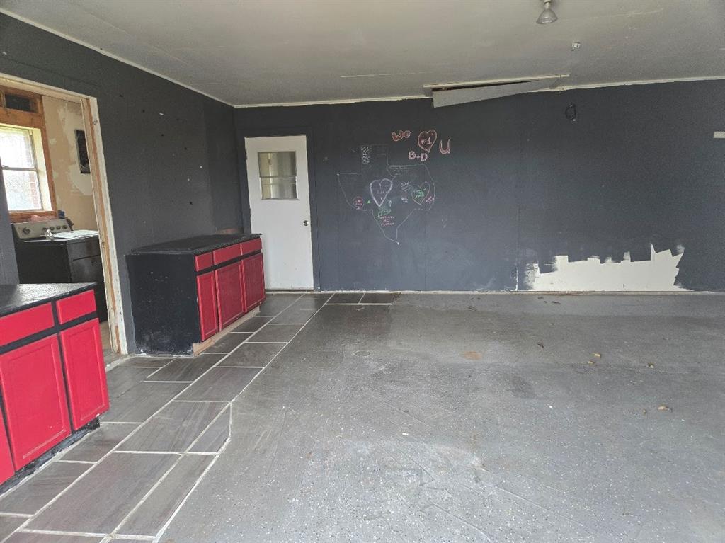 Varelaxi League Grant - Residential