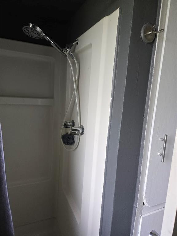 Varelaxi League Grant - Residential