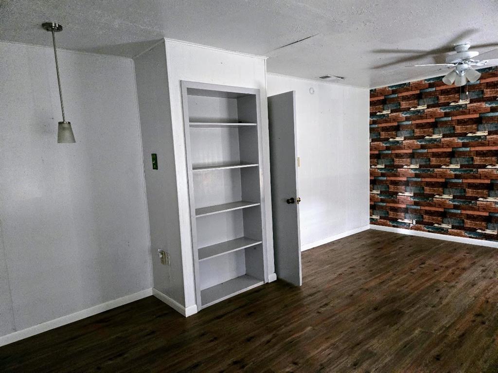 Varelaxi League Grant - Residential