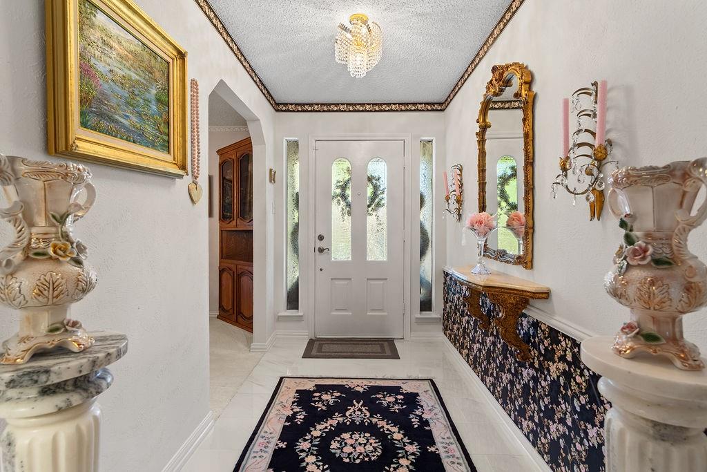 109 Oak Forest Trail