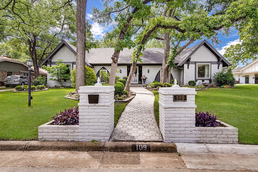 109 Oak Forest Trail