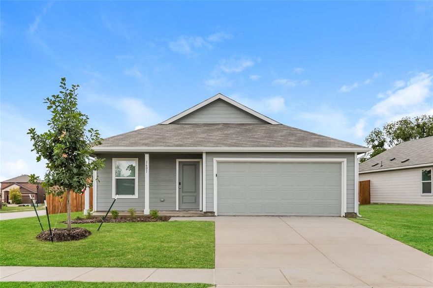 Experience the Perfect Blend of Comfort and Convenience. This exquisite home features 4 spacious bedrooms, 2
modern bathrooms, and approximately 1,667 square feet of thoughtfully designed living space. Enjoy a low
maintenance lifestyle in a vibrant, welcoming community. Professionally managed and meticulously maintained by
Tricon Residential, this home provides the highest standard of single family rental living. Indulge in the best because
you deserve it!