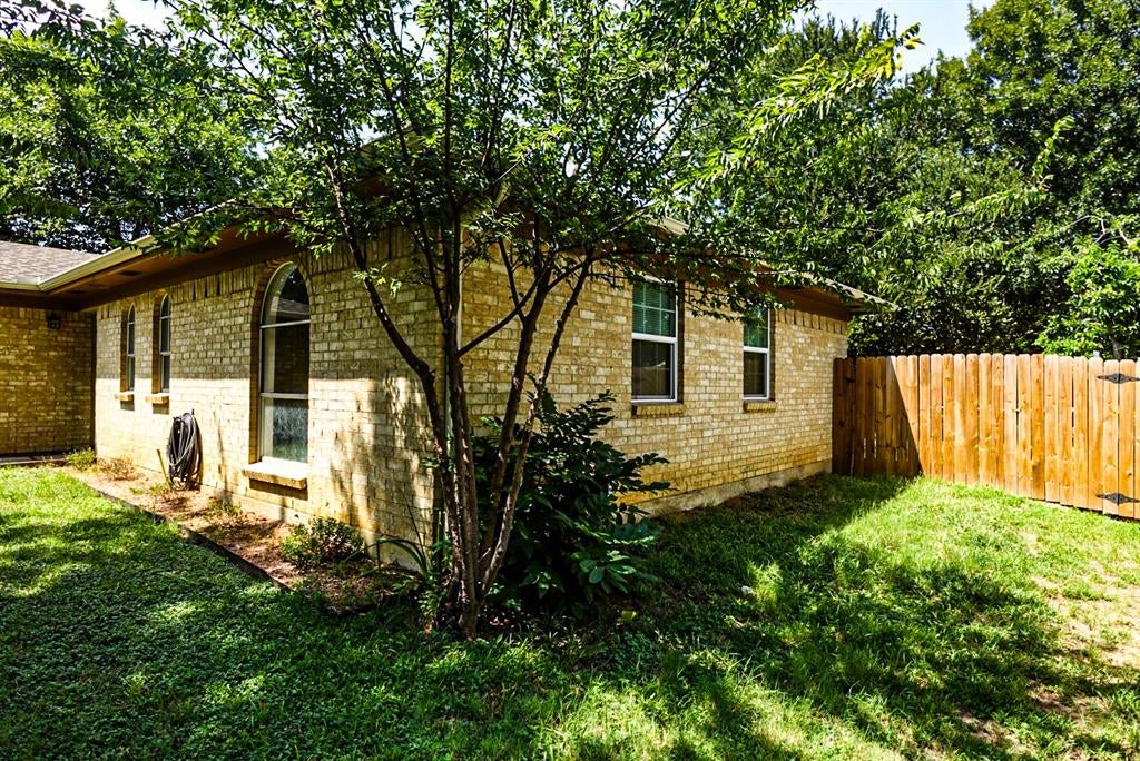 548 NW Newton Drive